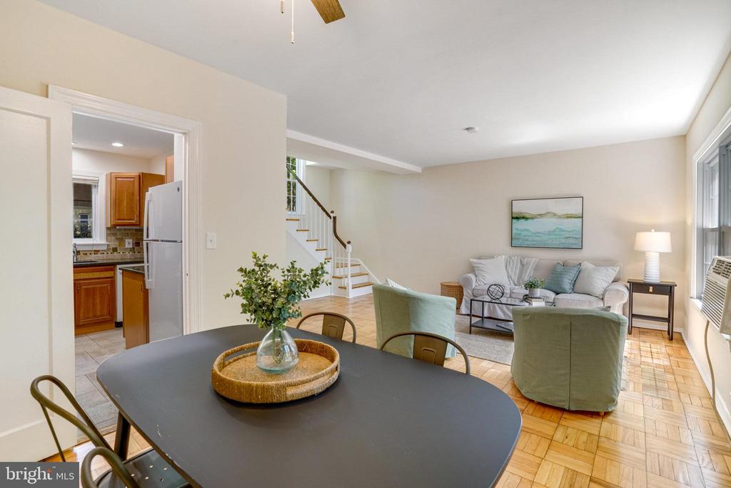 3736 GUNSTON ROAD