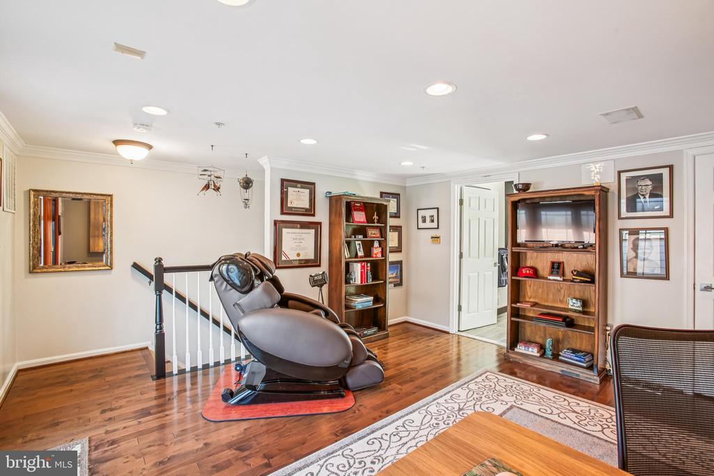 313 HEARTHSTONE MEWS