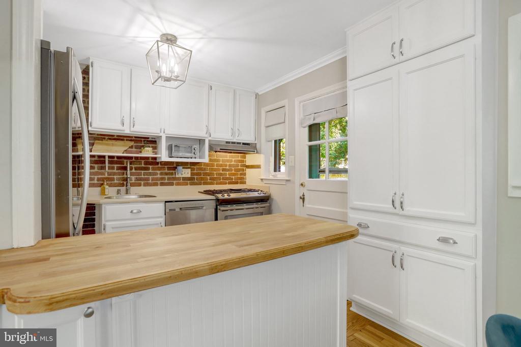 208 E BELLEFONTE AVENUE Unit: A