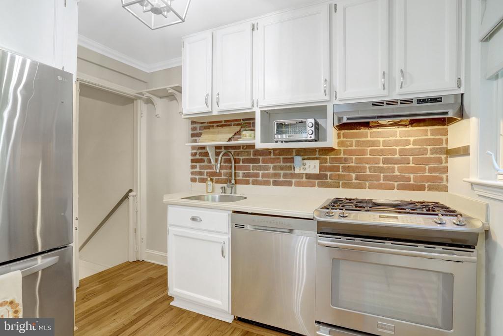 208 E BELLEFONTE AVENUE Unit: A