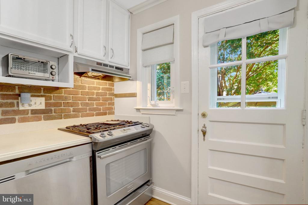 208 E BELLEFONTE AVENUE Unit: A
