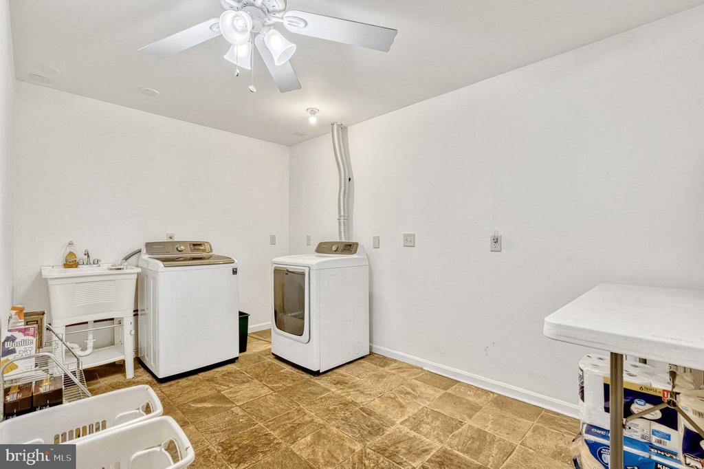12048 WINDING CREEK COURT