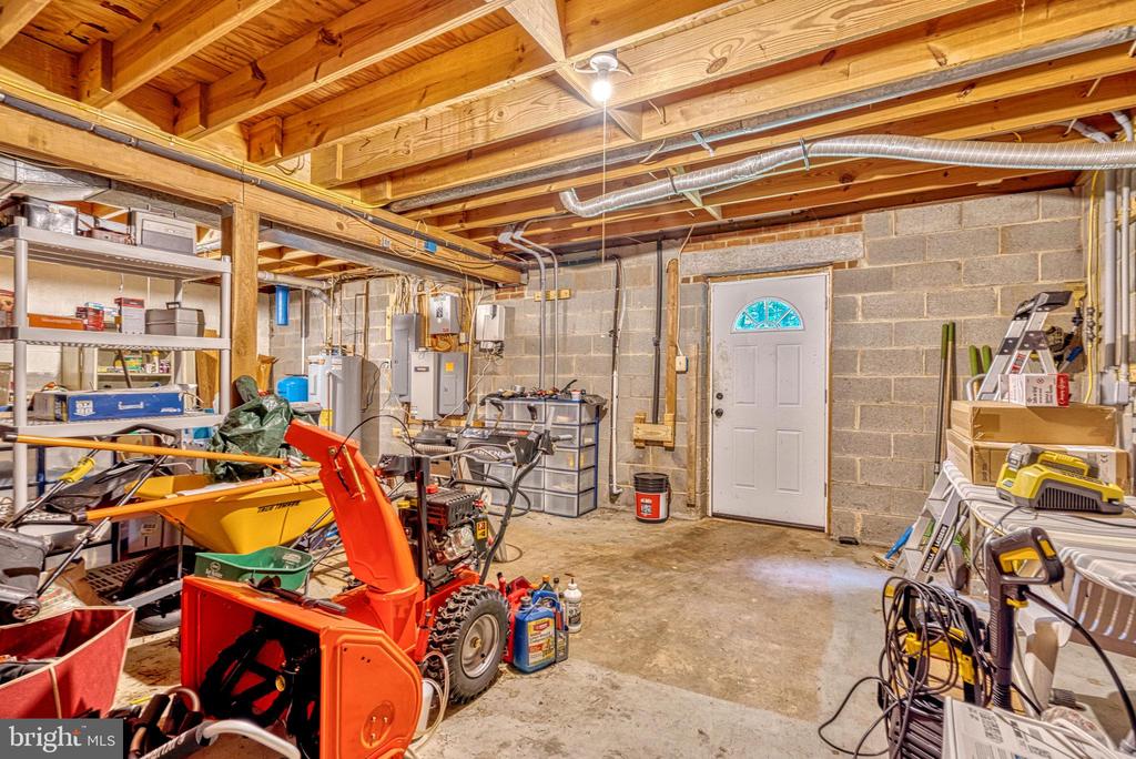12048 WINDING CREEK COURT