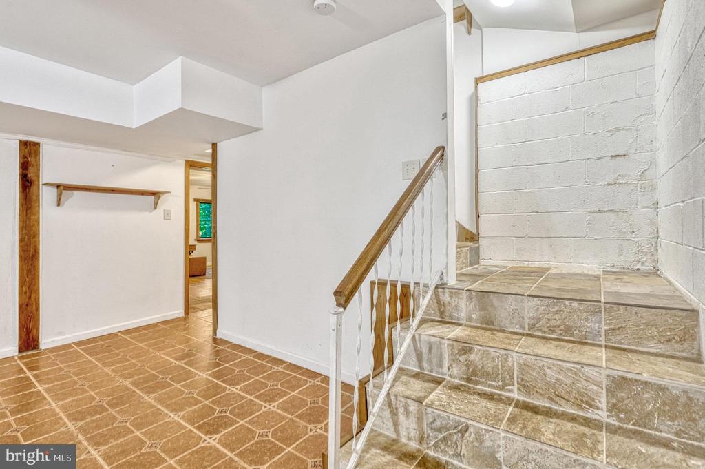 12048 WINDING CREEK COURT