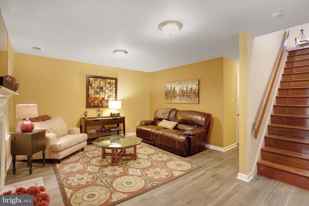 8309 LINDEN OAKS COURT