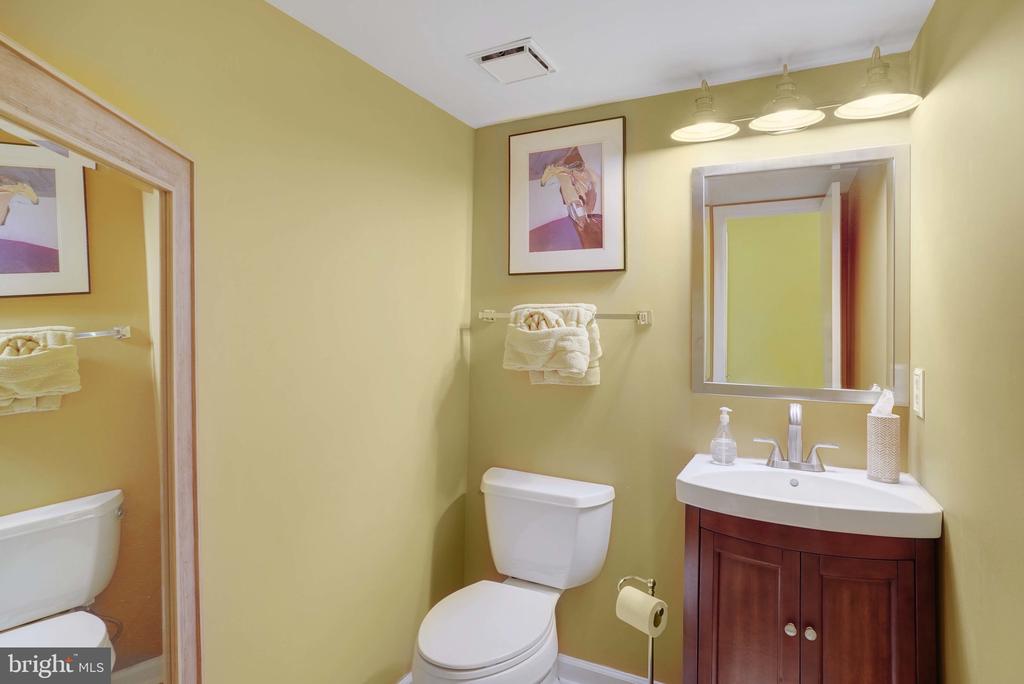8309 LINDEN OAKS COURT