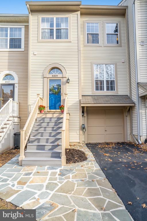 8309 LINDEN OAKS COURT