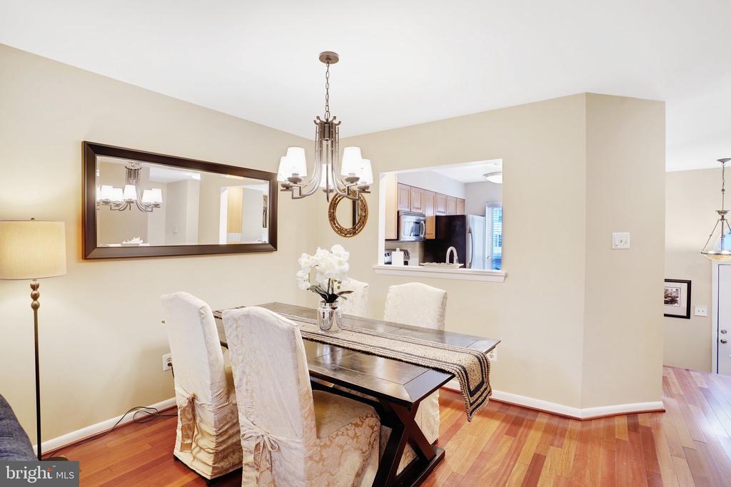 8309 LINDEN OAKS COURT