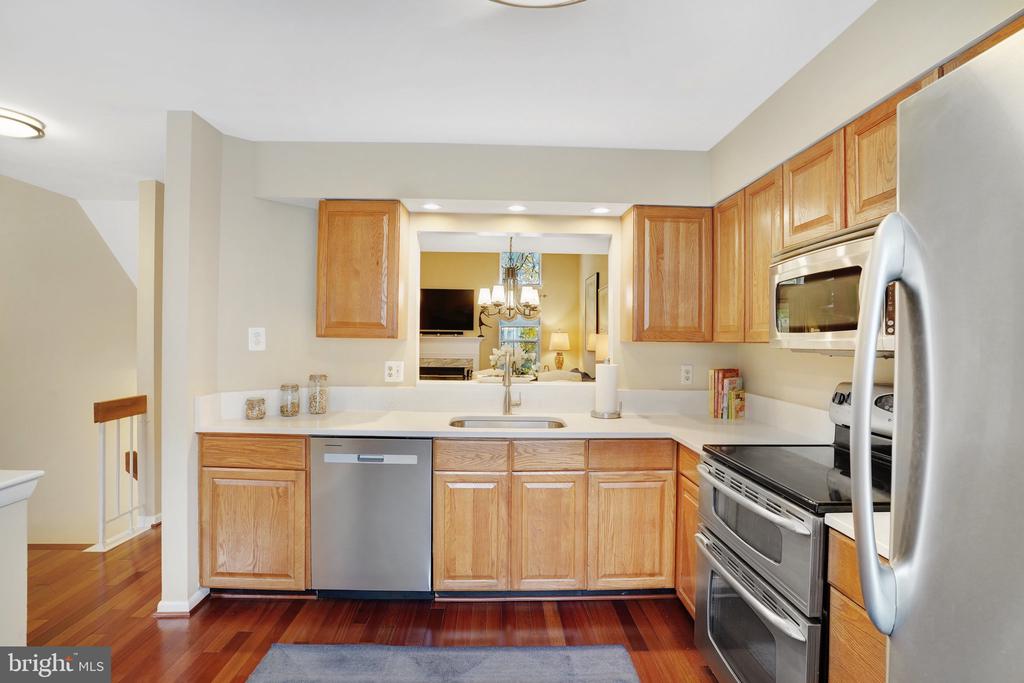 8309 LINDEN OAKS COURT
