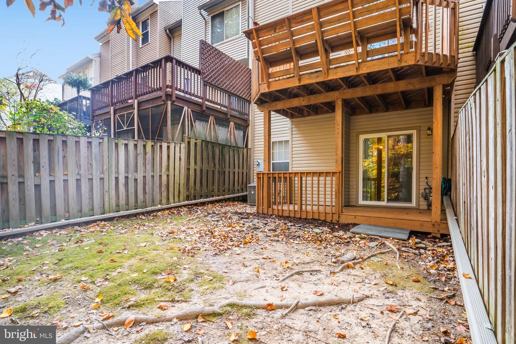 8309 LINDEN OAKS COURT