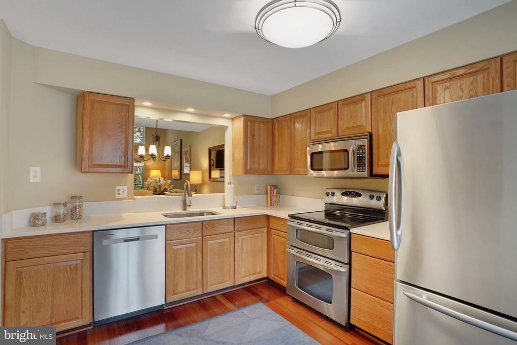 8309 LINDEN OAKS COURT