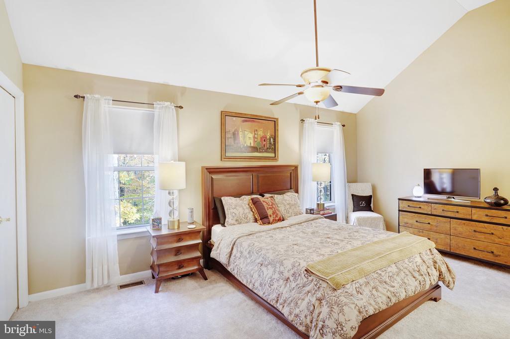 8309 LINDEN OAKS COURT