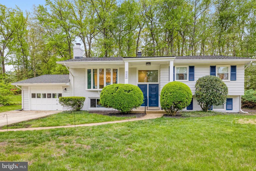9222 PRESIDENTIAL DRIVE