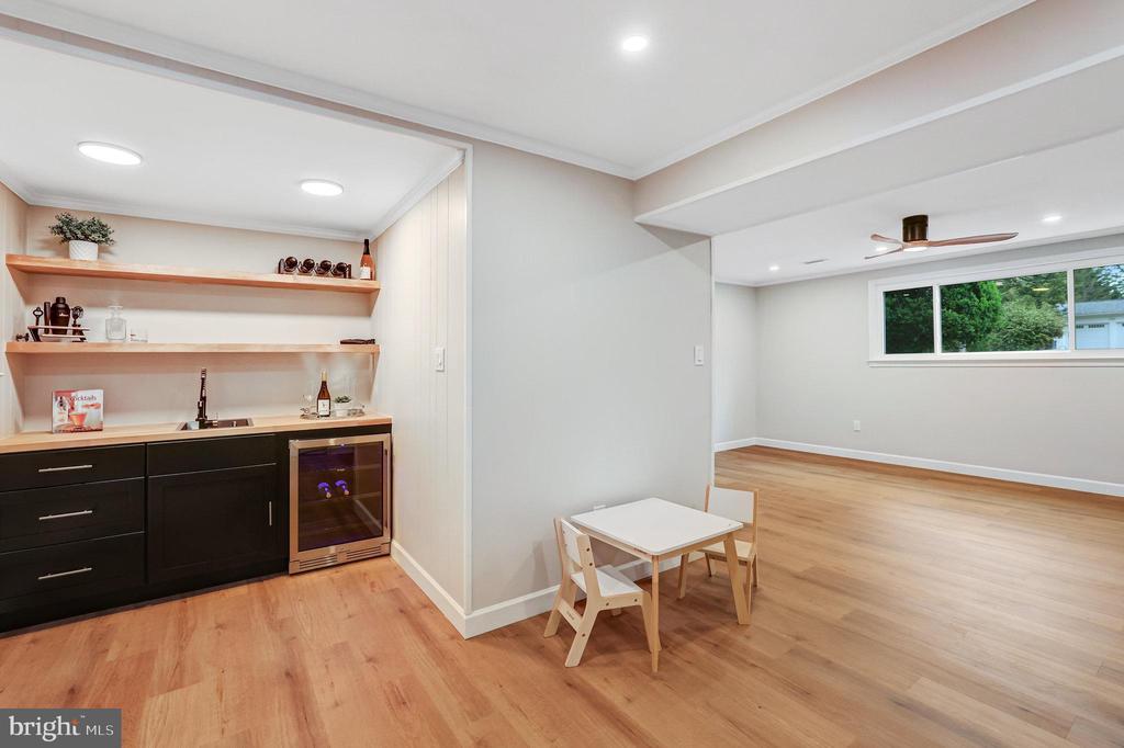 9222 PRESIDENTIAL DRIVE