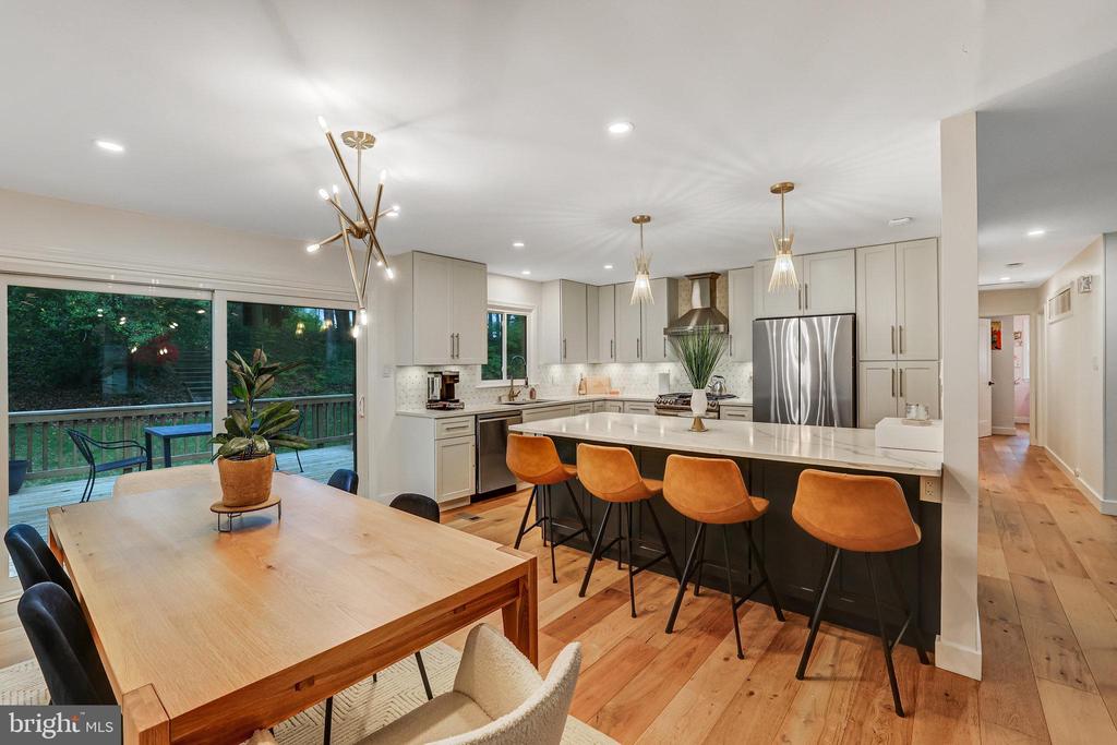 9222 PRESIDENTIAL DRIVE