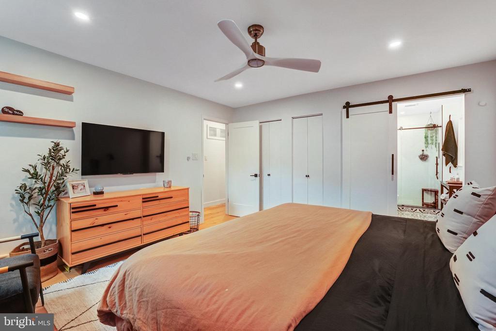 9222 PRESIDENTIAL DRIVE
