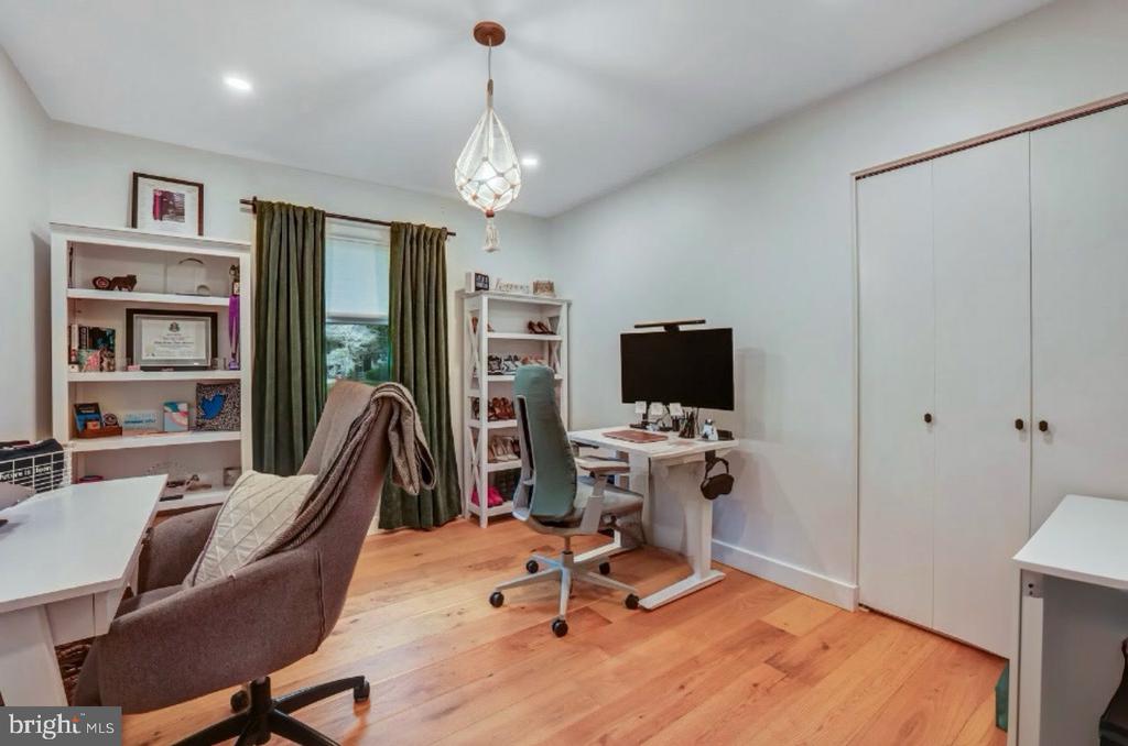 9222 PRESIDENTIAL DRIVE