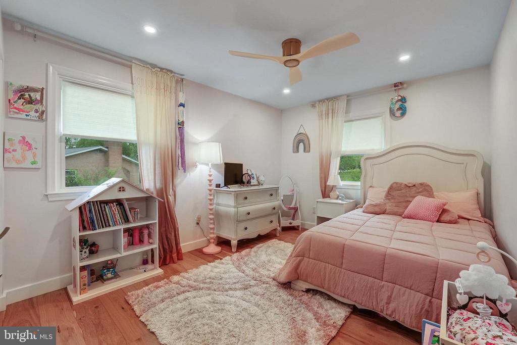9222 PRESIDENTIAL DRIVE