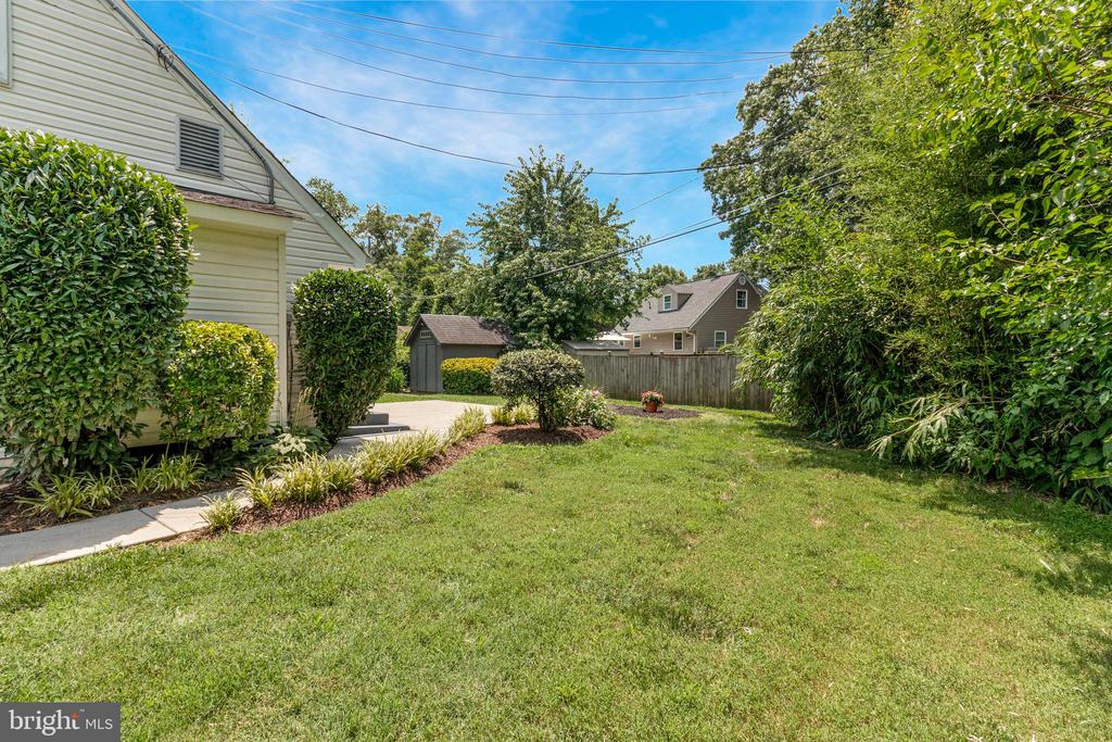 6910 QUANDER ROAD