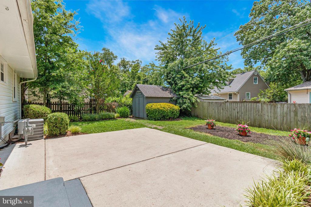 6910 QUANDER ROAD