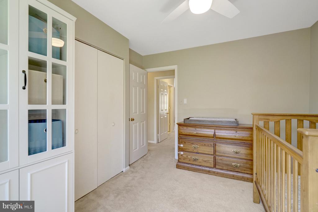 8213 CLIFTON FARM COURT
