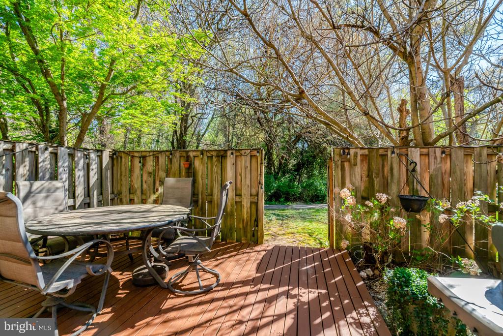 8213 CLIFTON FARM COURT