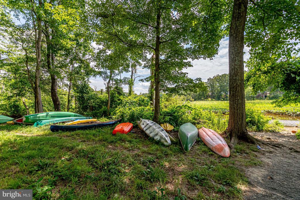 8213 CLIFTON FARM COURT