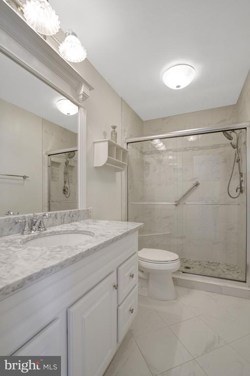 8213 CLIFTON FARM COURT