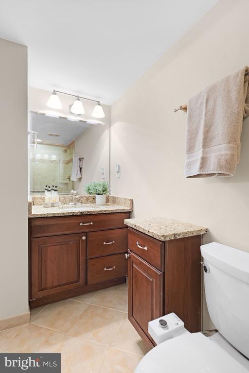 3800 POWELL LANE Unit: 1211