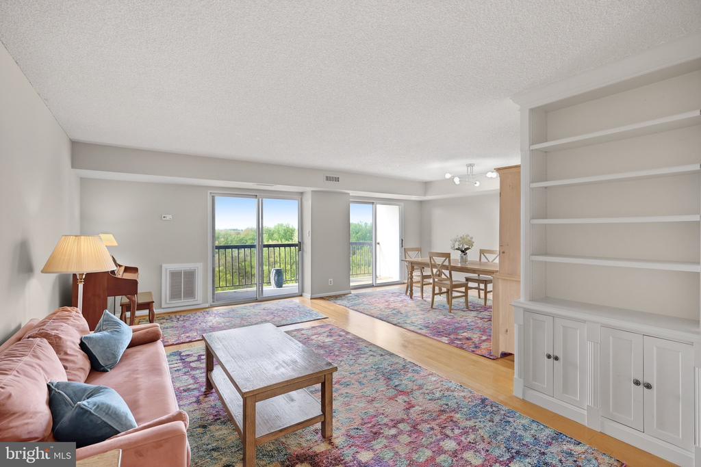 3800 POWELL LANE Unit: 1211