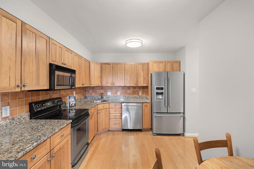 3800 POWELL LANE Unit: 1211