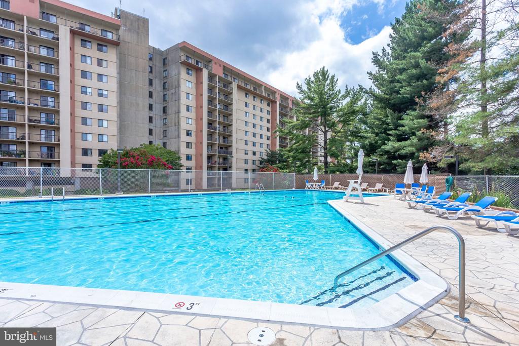 3800 POWELL LANE Unit: 1211