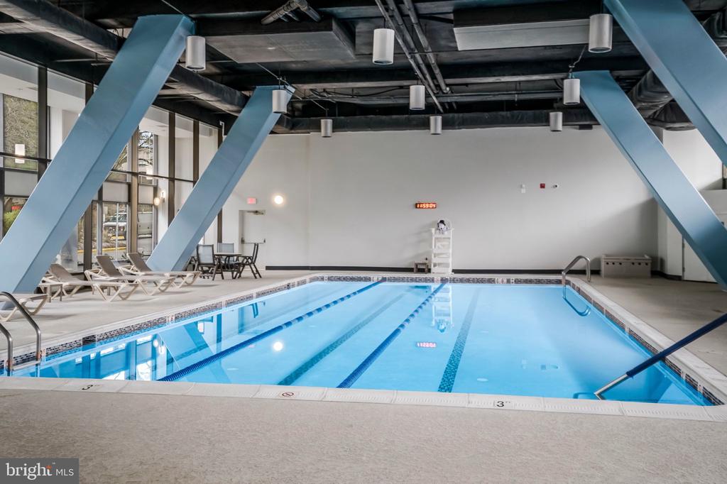 3800 POWELL LANE Unit: 1211