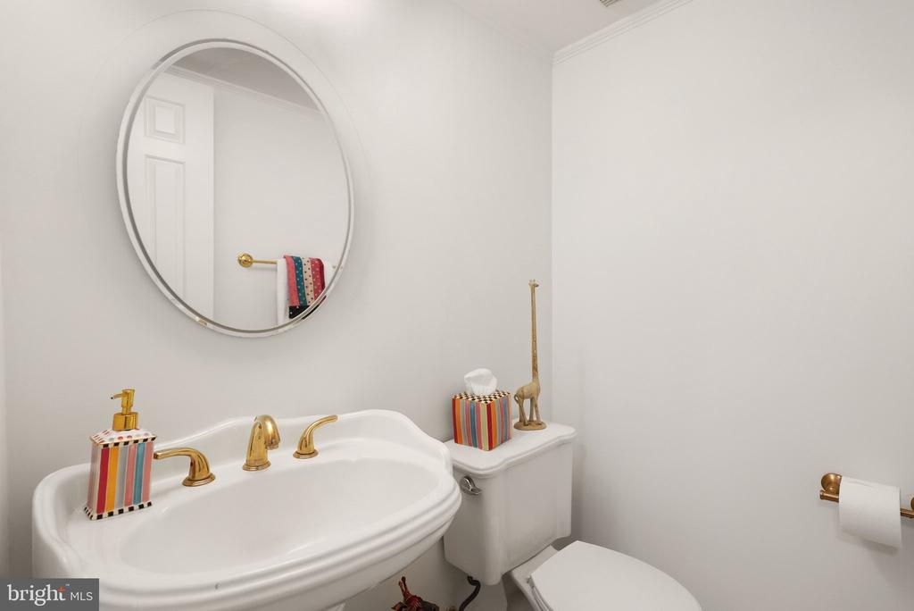 3800 POWELL LANE Unit: 1211