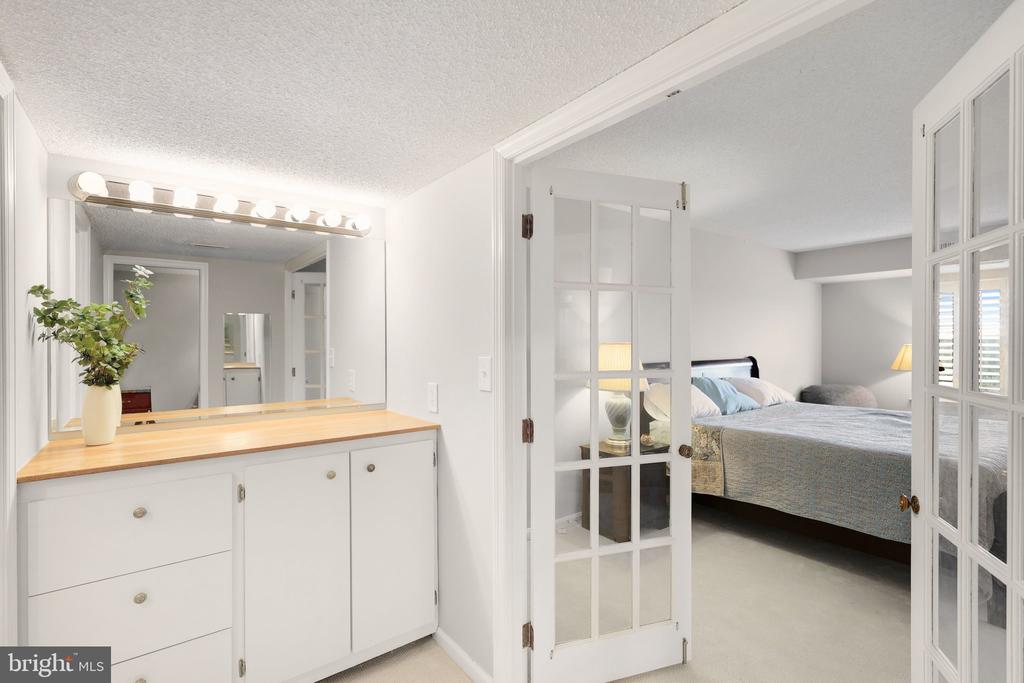 3800 POWELL LANE Unit: 1211