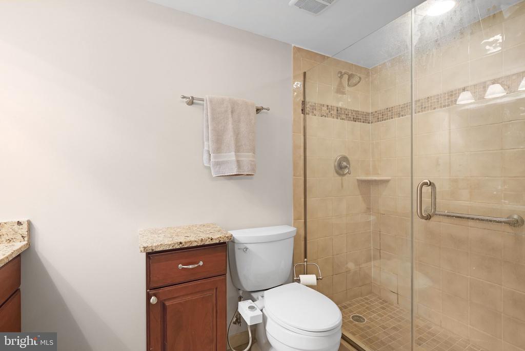 3800 POWELL LANE Unit: 1211