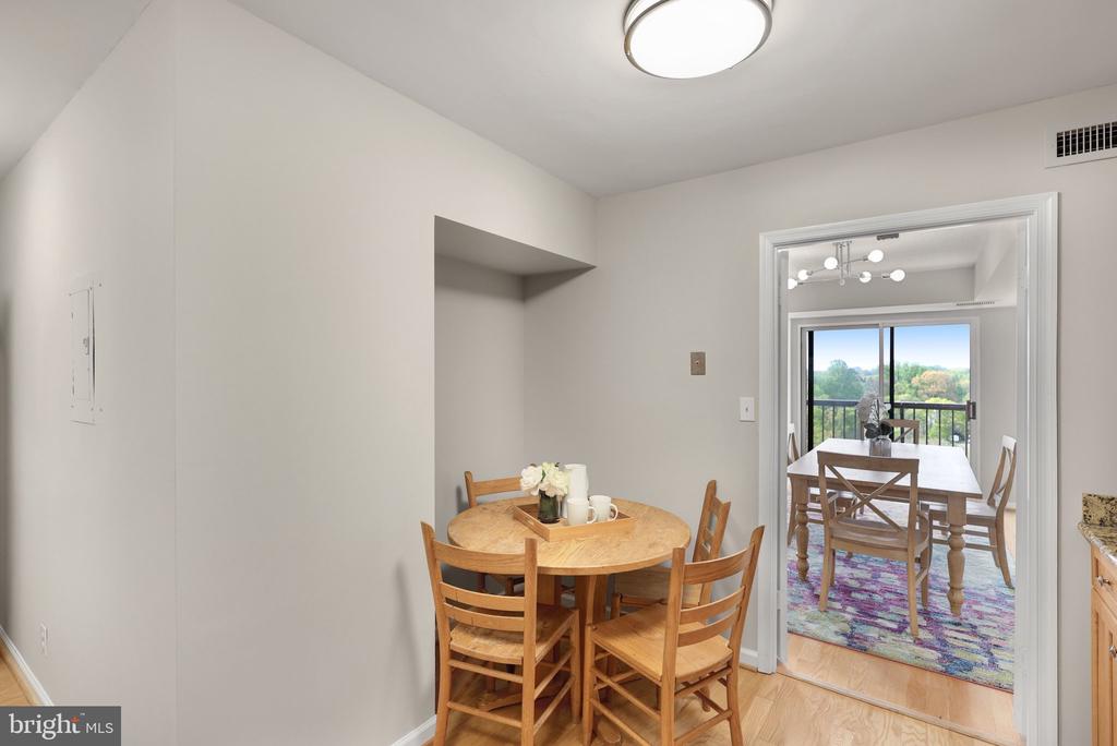 3800 POWELL LANE Unit: 1211