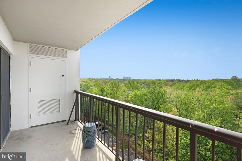 3800 POWELL LANE Unit: 1211