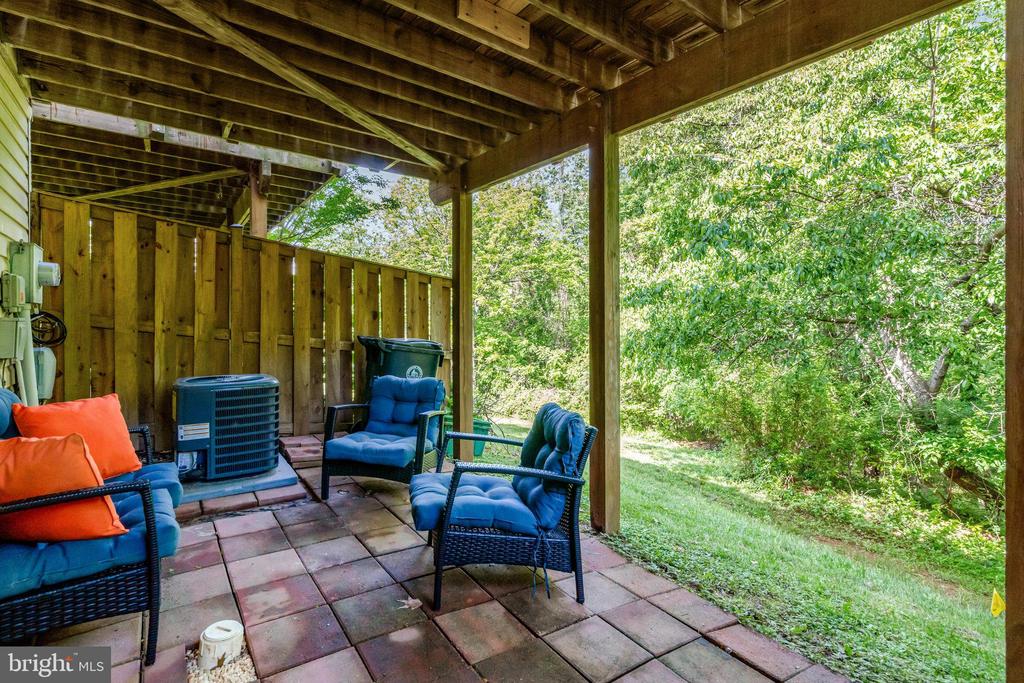 9568 BUTTONBUSH COURT