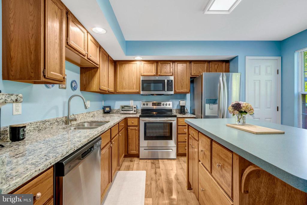 9568 BUTTONBUSH COURT