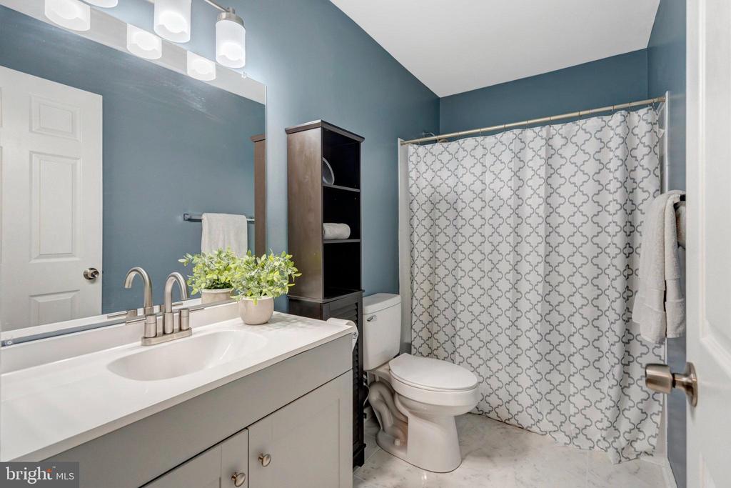 9568 BUTTONBUSH COURT