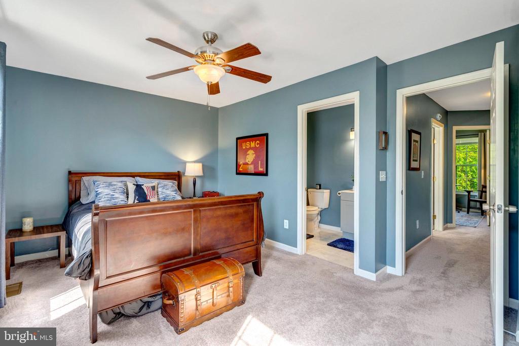 9568 BUTTONBUSH COURT