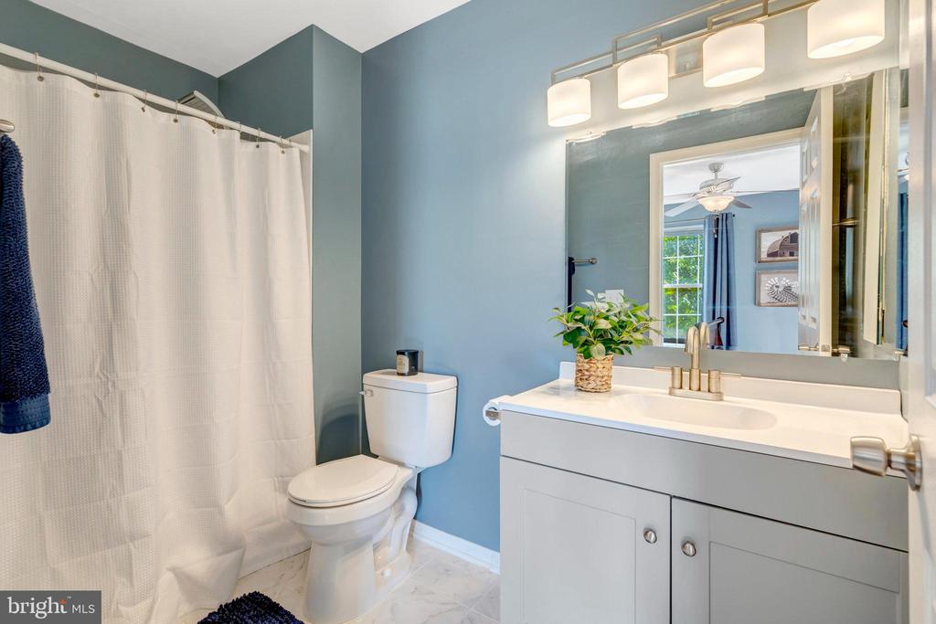 9568 BUTTONBUSH COURT
