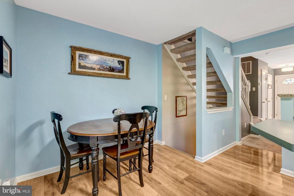 9568 BUTTONBUSH COURT