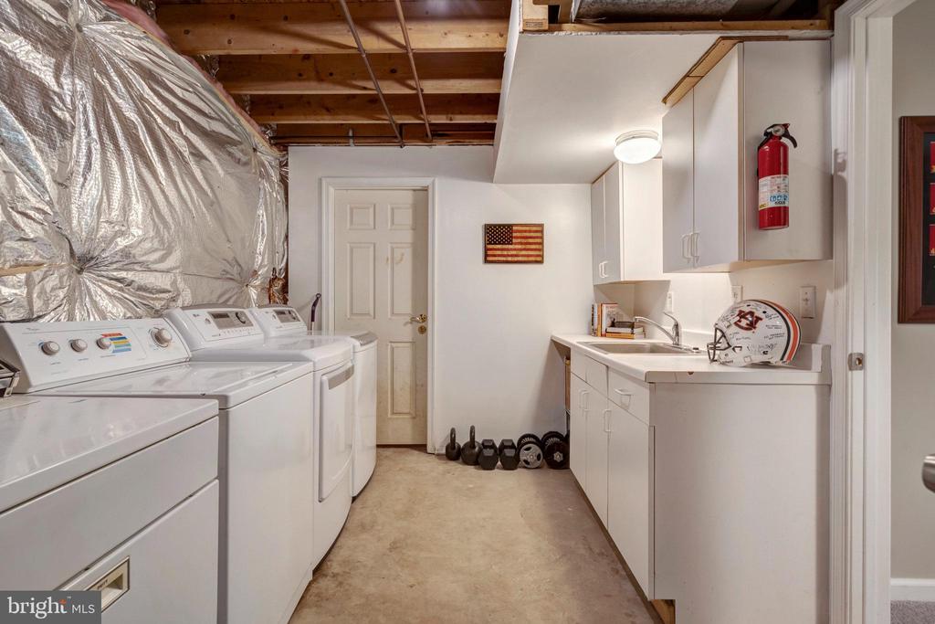 9568 BUTTONBUSH COURT