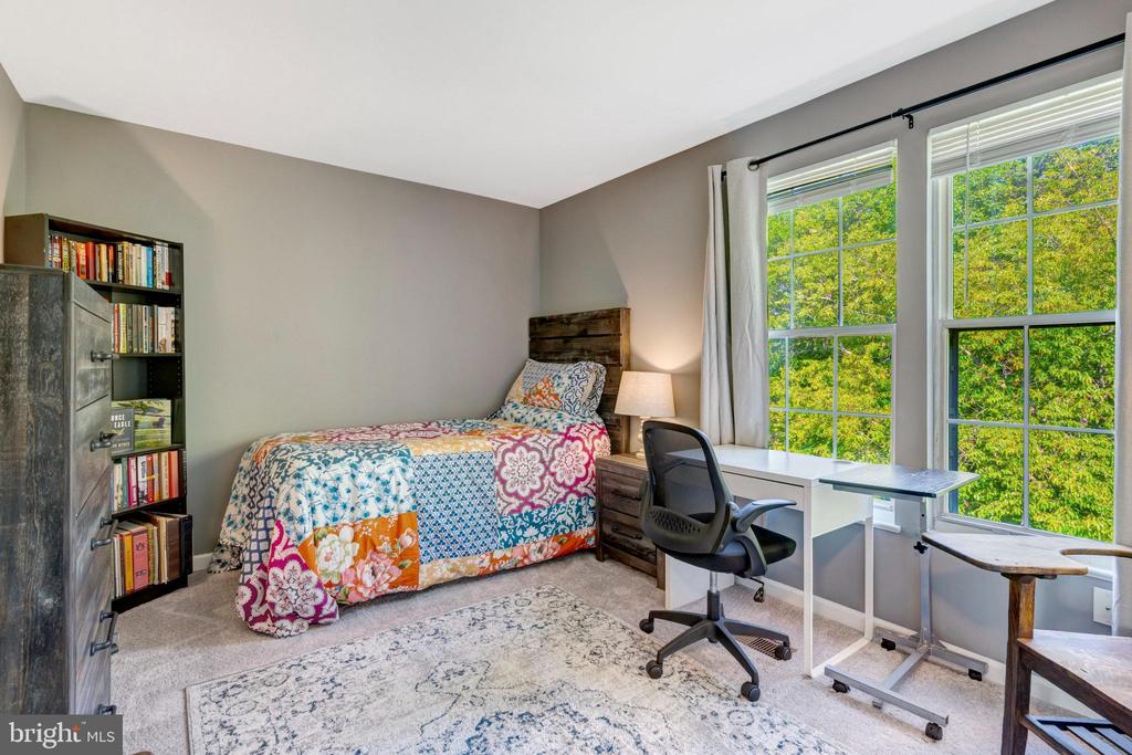 9568 BUTTONBUSH COURT