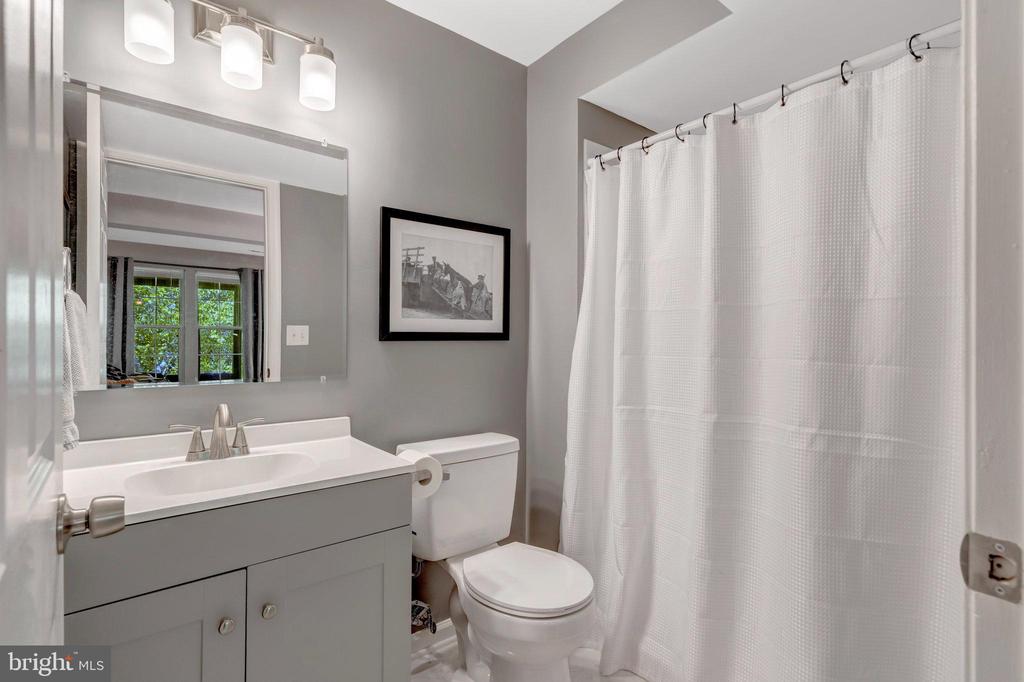9568 BUTTONBUSH COURT
