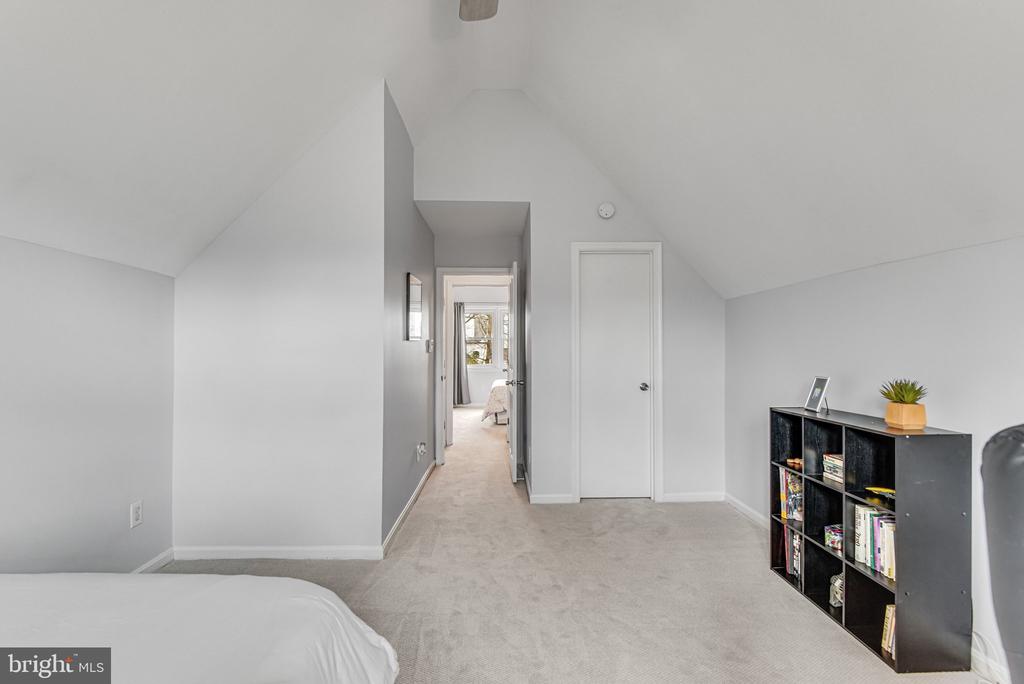 5767 BENFORD DRIVE
