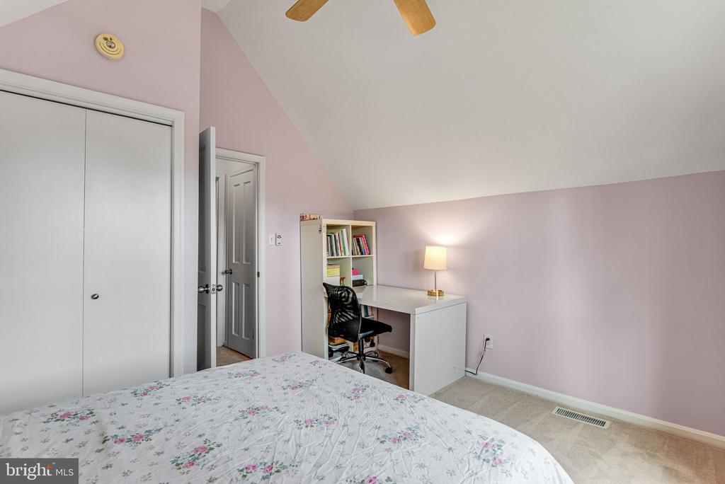 5767 BENFORD DRIVE