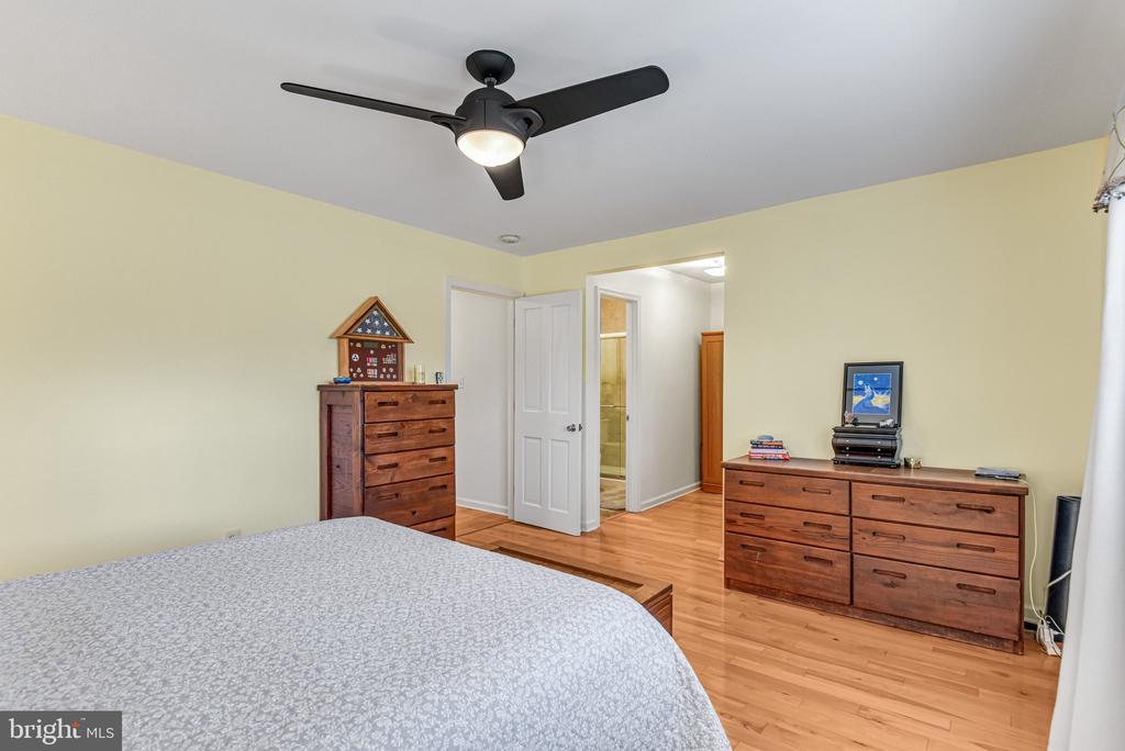 5767 BENFORD DRIVE